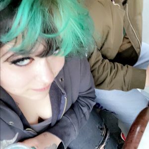 Meet your Posher, Max